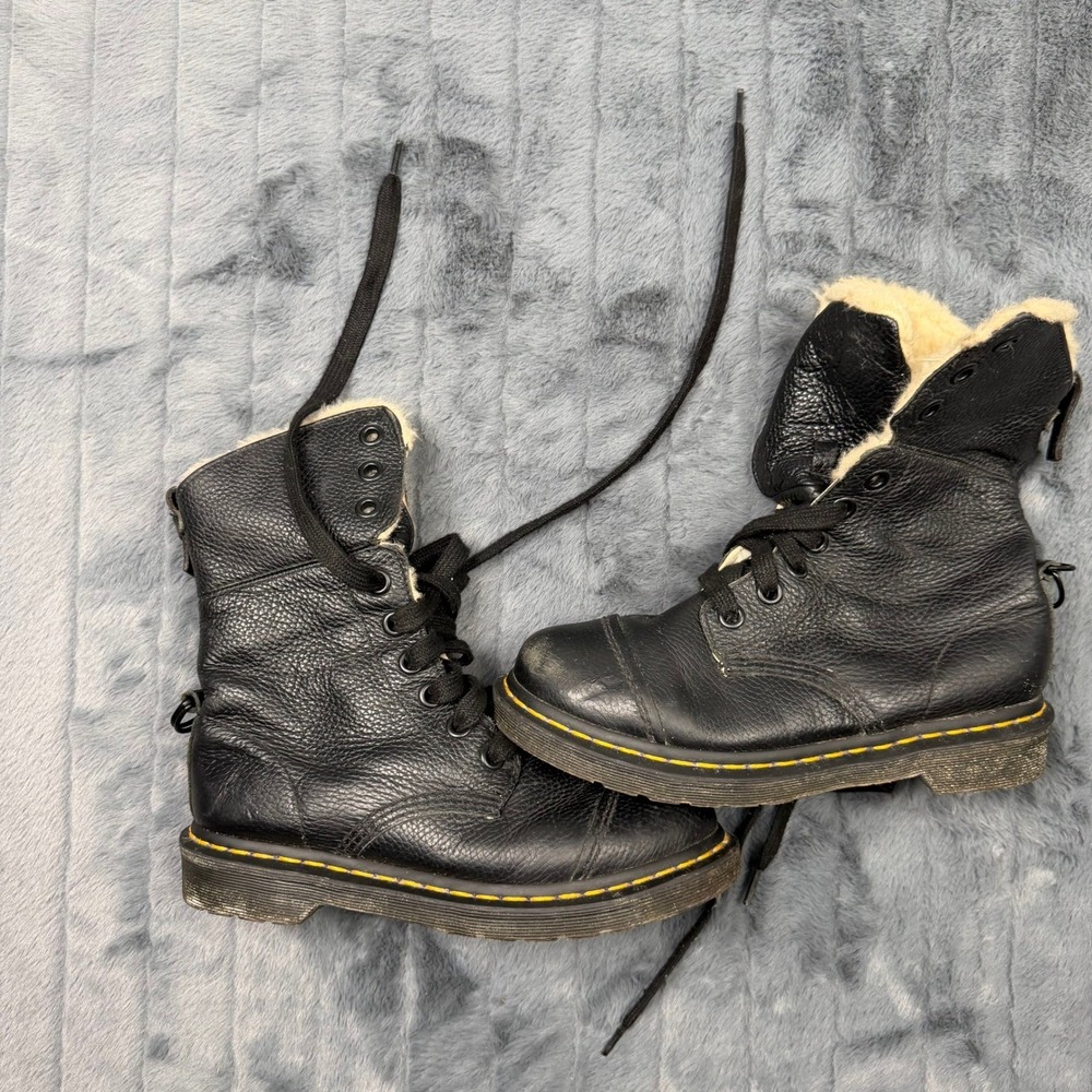 Dr. Martens Aimilita FL Black Leather Faux Fur Lined Fold Down Boots Womens 8